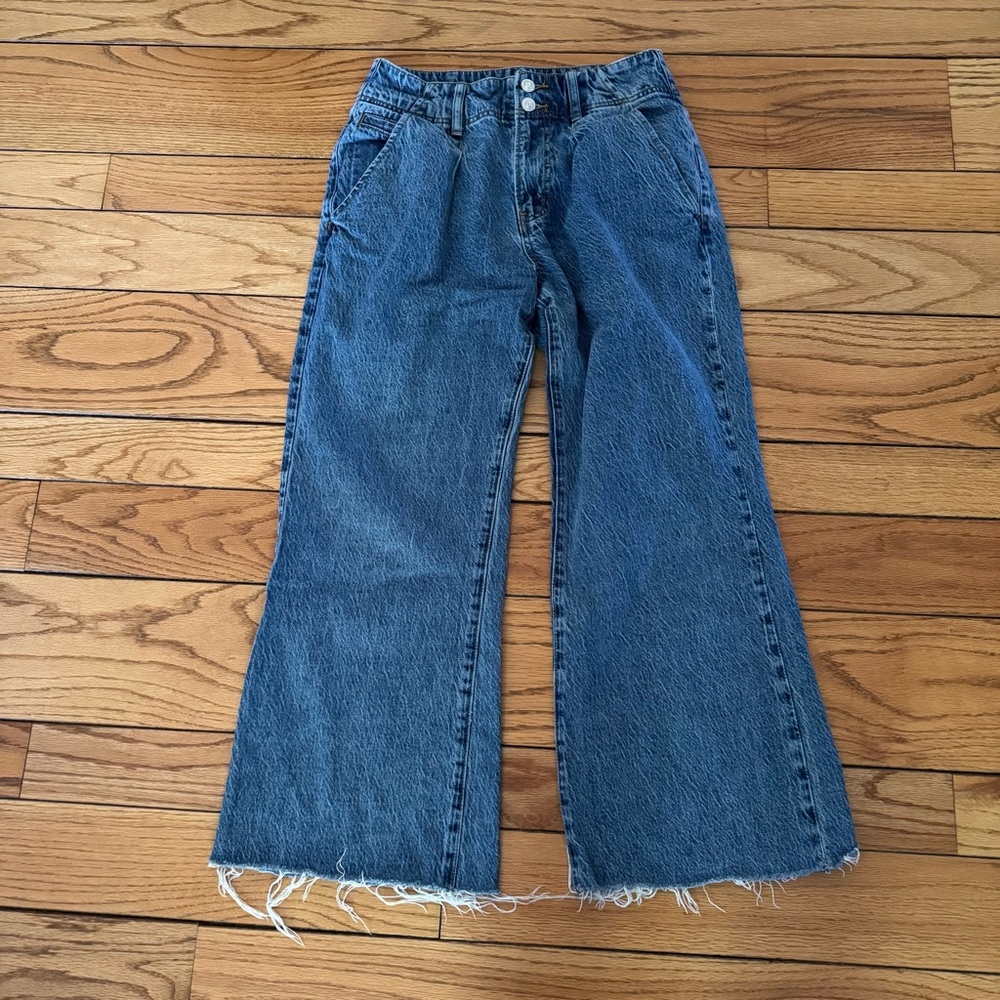 We The Free People Sz27 Wide-Leg flare hem Jeans